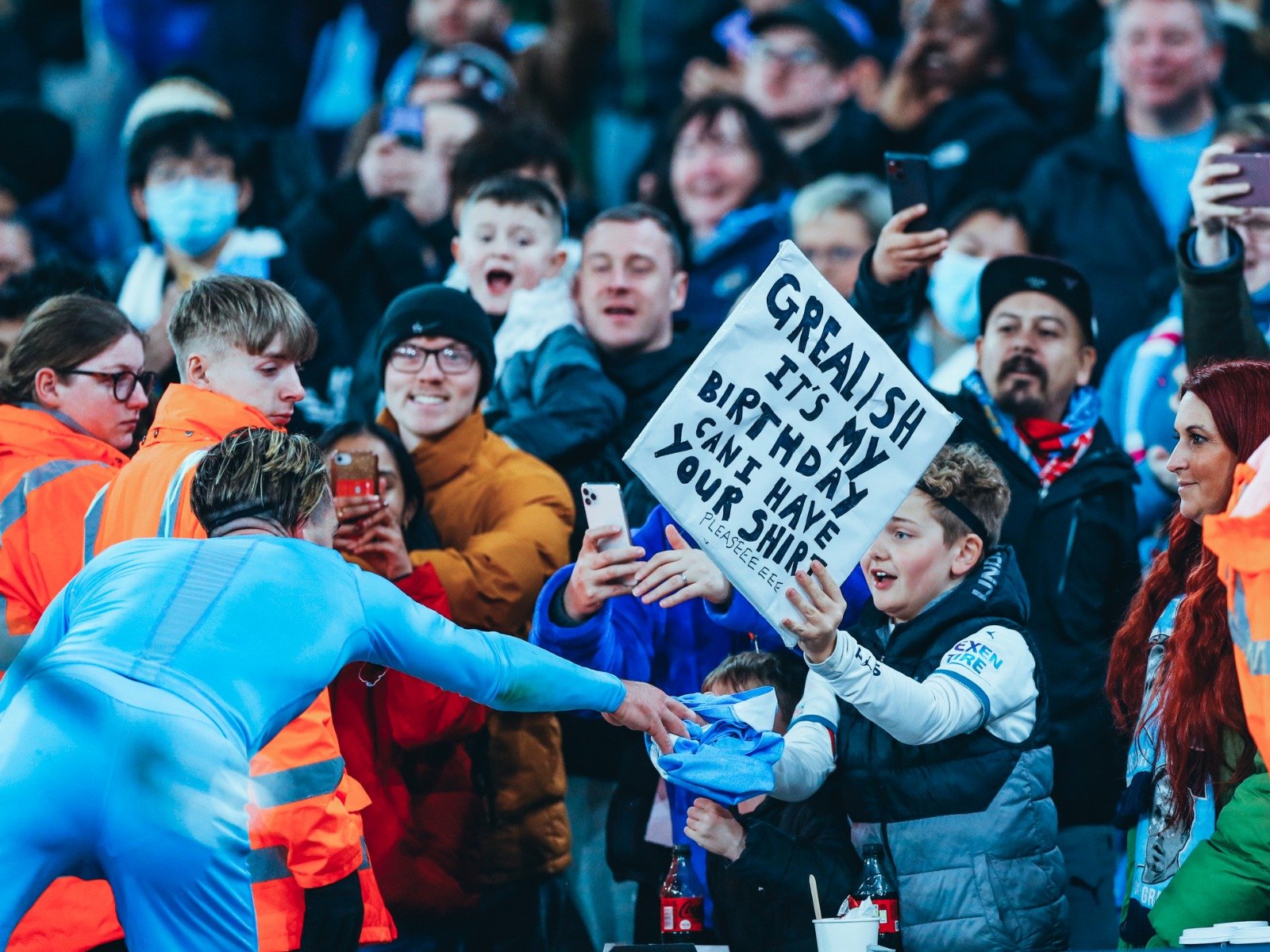 往往让奖杯 往往让奖杯